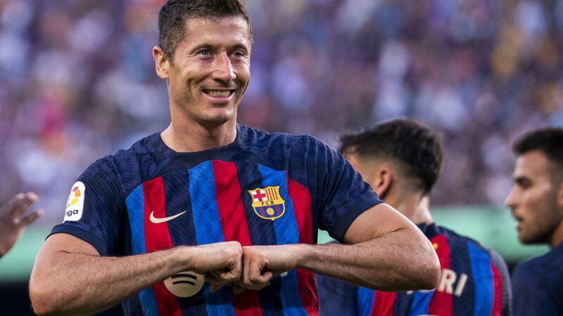 Lewandowski lidera la tabla de goleadores en la Liga de España, dejando atrás a Benzema