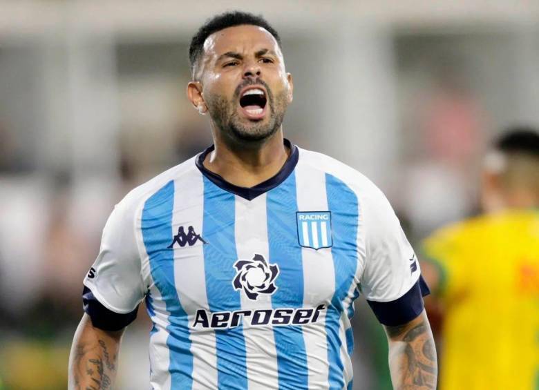 Racing busca una salida para Edwin Cardona ante su decepcionante desempeño