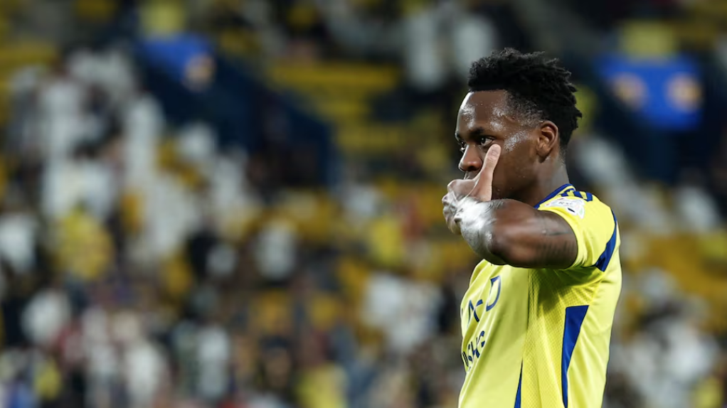 El show de Jhon Durán en el clásico: provocación, festejo con Cristiano y polémica con Al Hilal