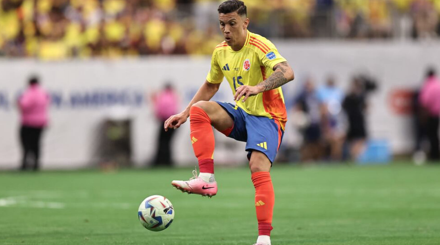 Sinisterra y Uribe, entre las bajas de Colombia para Eliminatorias ante Brasil y Paraguay