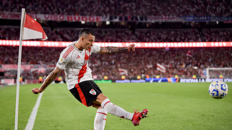 Kevin Castaño brilla en su debut como titular en la Libertadores con River Plate