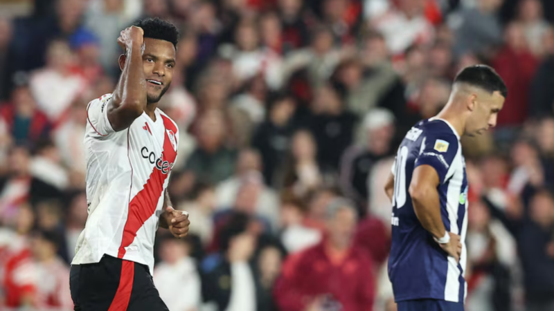 Miguel Borja se reivindica con River Plate tras su gol ante Talleres