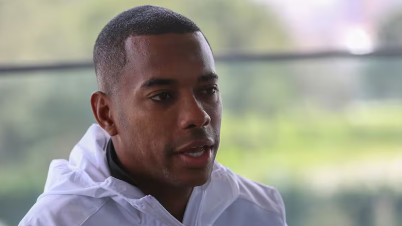 Reducen la pena de cárcel a Robinho