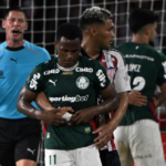 Jhon Arias Palmeiras queja cancha Jaime Morón