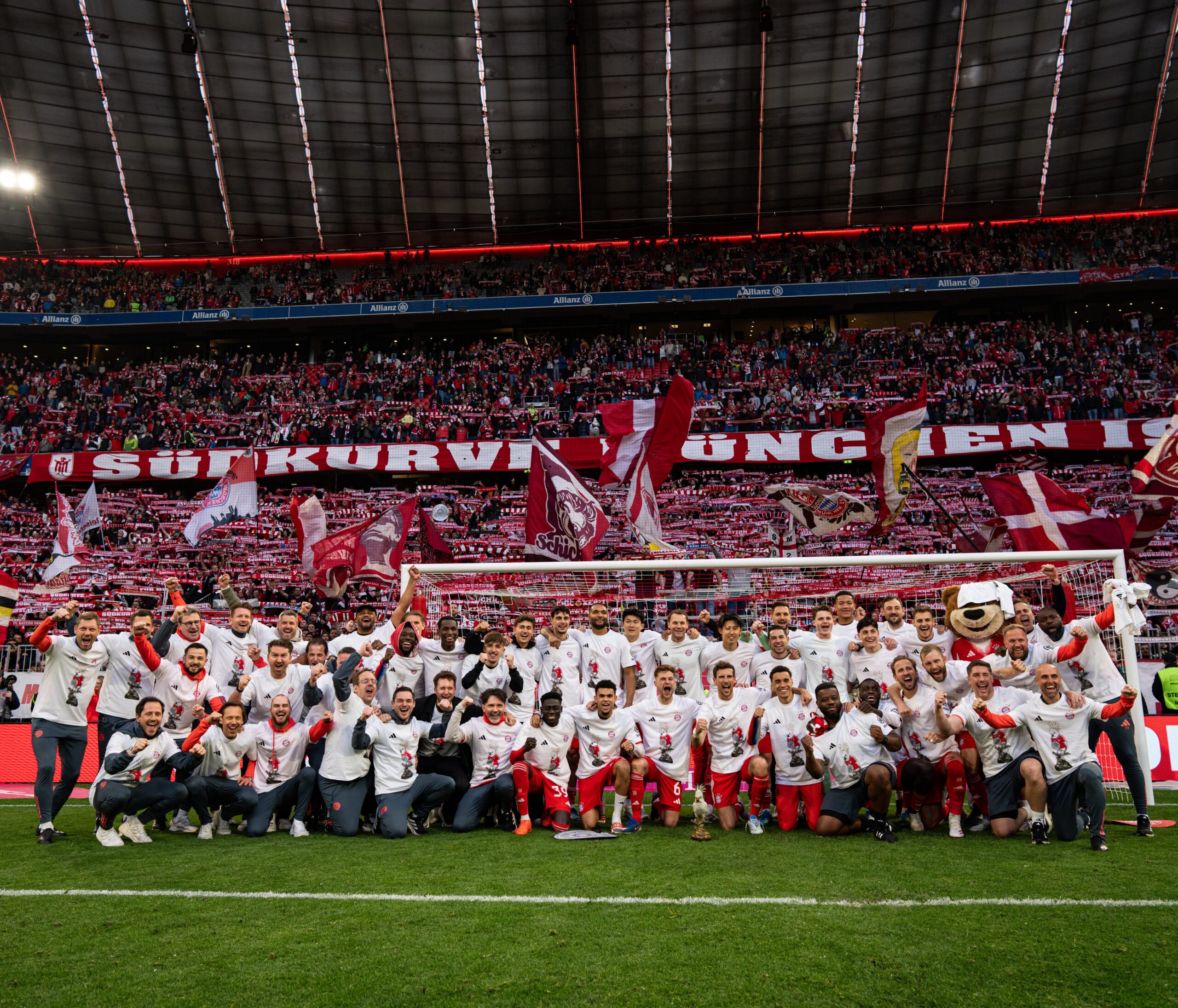 Luis Díaz celebra la Bundesliga con Bayern Múnich y lanza advertencia: “Hay que ir por más”