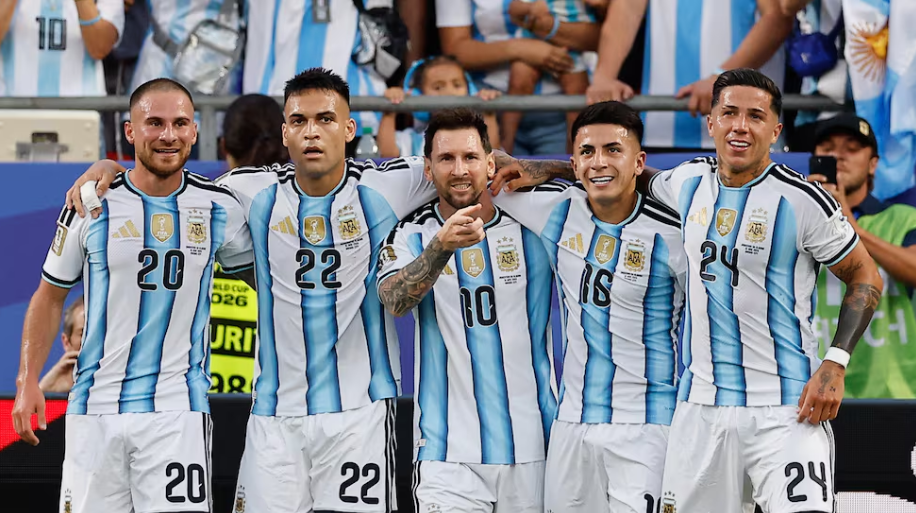 Lionel Messi marca hat-trick con Argentina ante Argelia en su sexto Mundial y hace historia