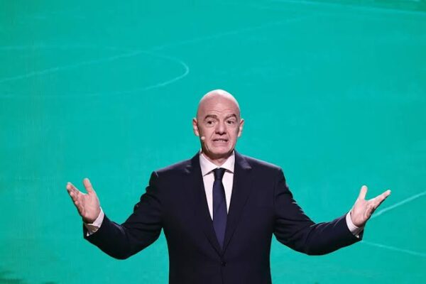 NYT: la FIFA habría vetado árbitros ingleses para Argentina