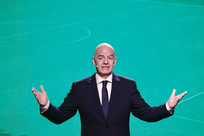 NYT: la FIFA habría vetado árbitros ingleses para Argentina