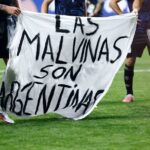 El Reino Unido pide a la FIFA investigar a Argentina por una pancarta